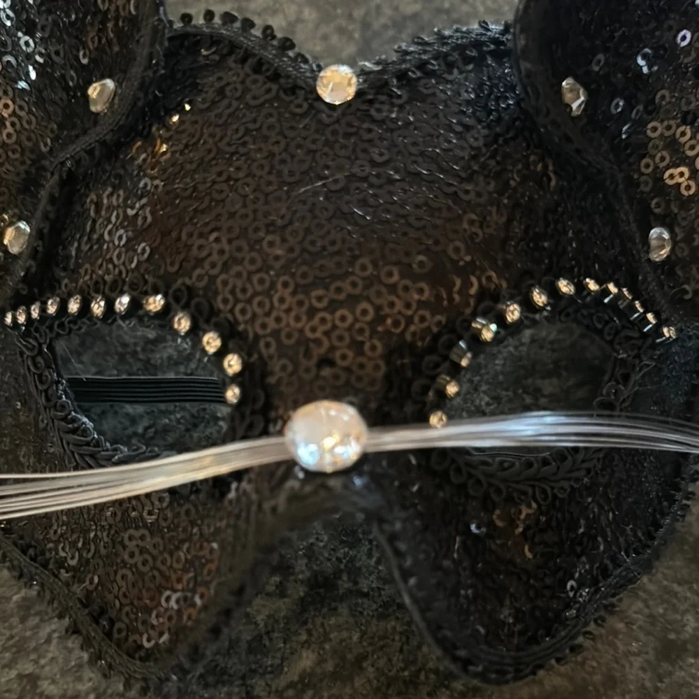 N/A mask whiskers